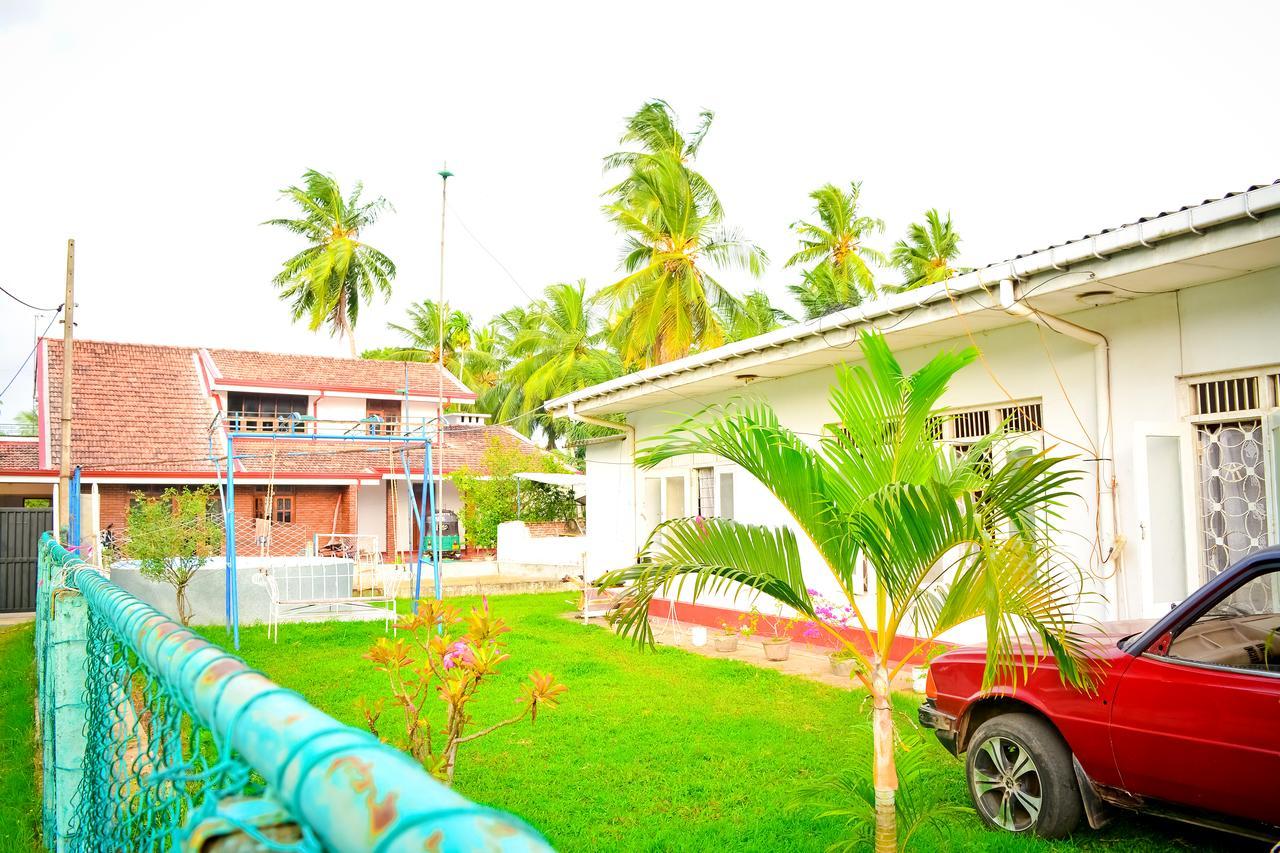 Aeroform Homestay Negombo Exterior photo